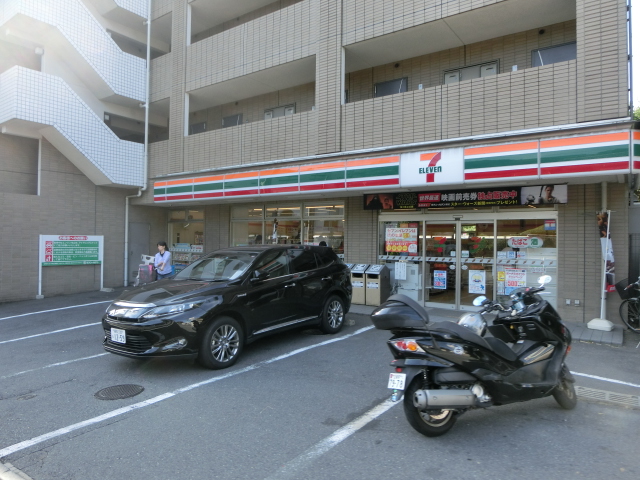 コンビニ　セブンイレブン中野上高田１丁目店（コンビニ）まで324m