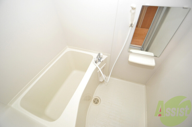 バス・シャワールーム　足を伸ばして、ゆっくりできる大きなバスルームですよ。