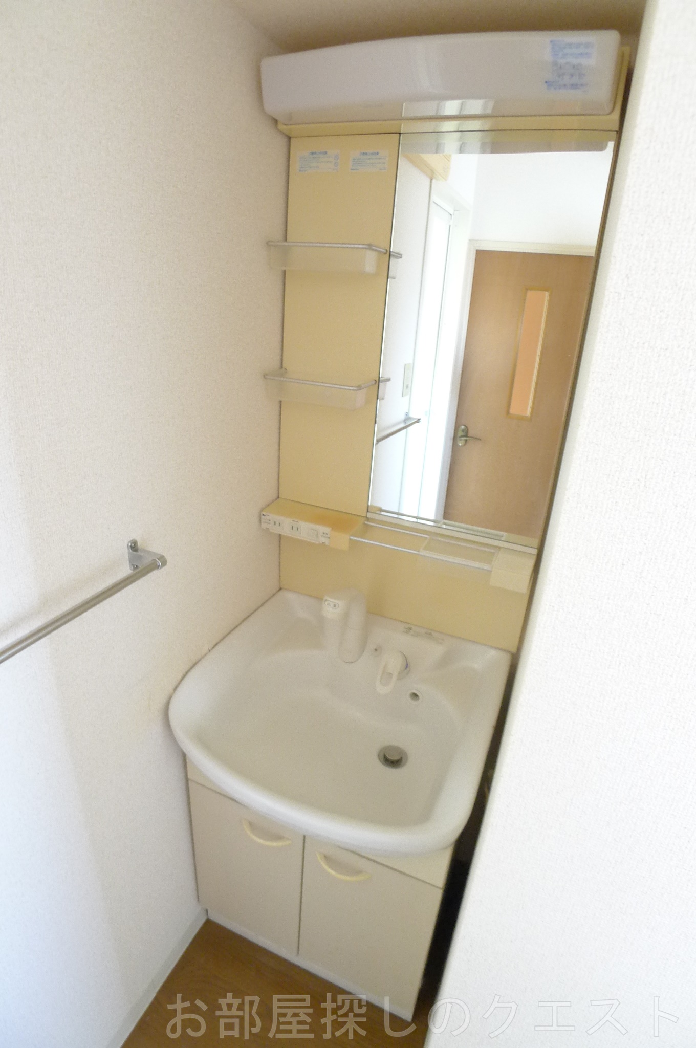 洗面設備　（写真は同物件イメージ）