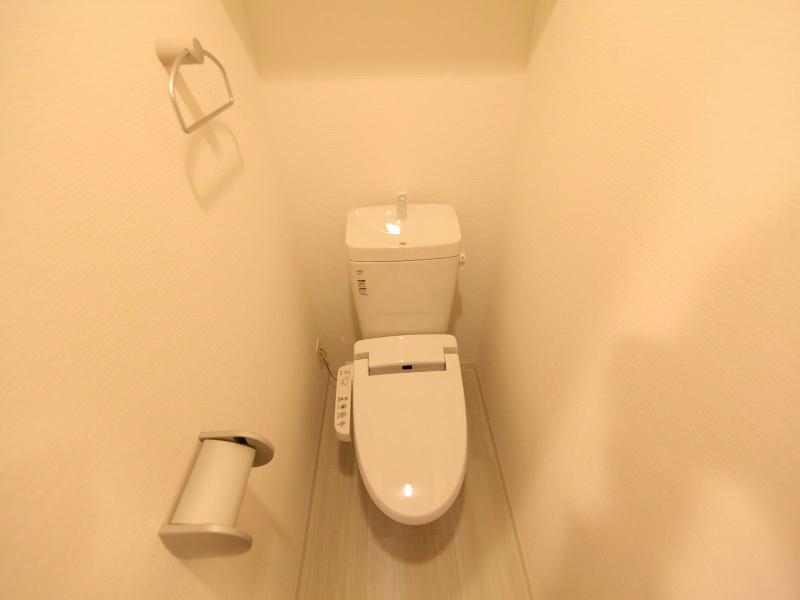 トイレ　温水洗浄暖房便座付トイレ