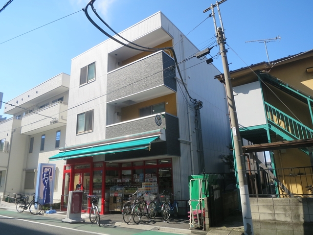 建物外観　１階スーパーの便利な建物♪