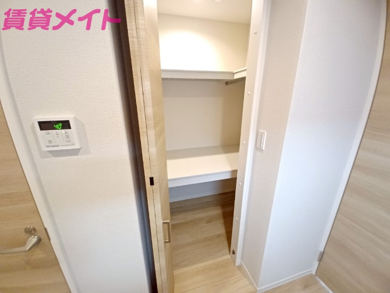 収納　同型参考写真