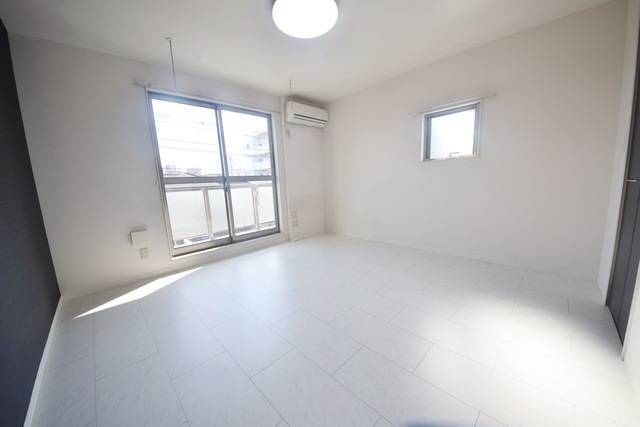 居室・リビング　～広々としたおへや～