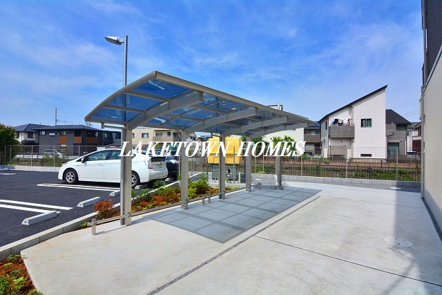 その他共有部分　敷地内に屋根付きの駐輪場があります。