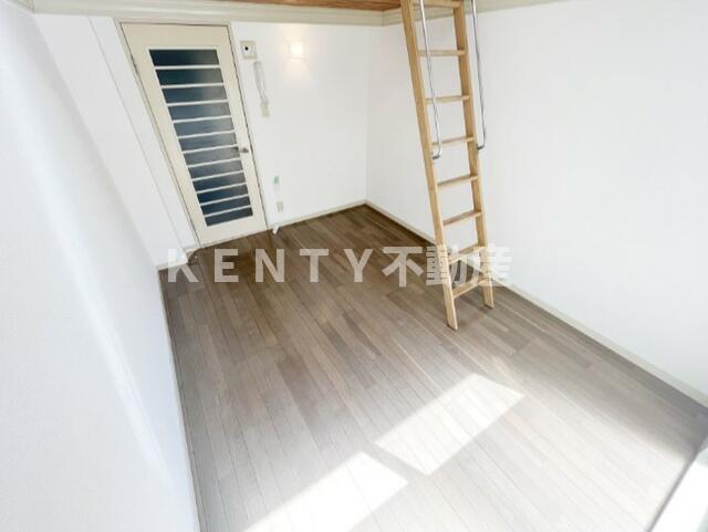 居室・リビング　ゆったり過ごせる居間です