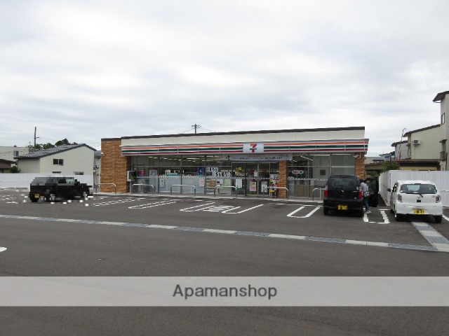 コンビニ　セブンイレブン（コンビニ）まで528m