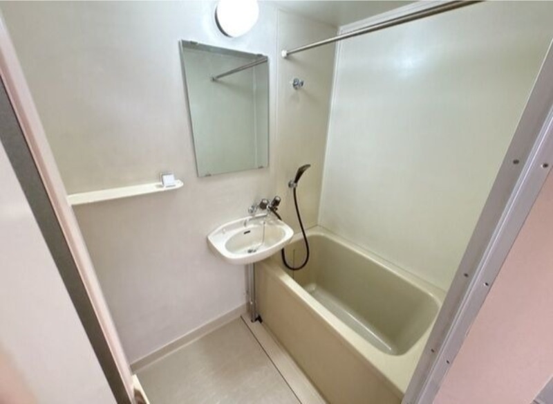 バス・シャワールーム　図面と現状に相違がある場合には現状を優先