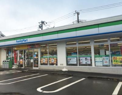 コンビニ　ファミリーマート鶴見荒立店（コンビニ）まで350m