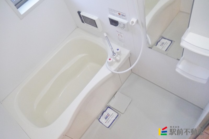 バス・シャワールーム　★窓付き浴室★