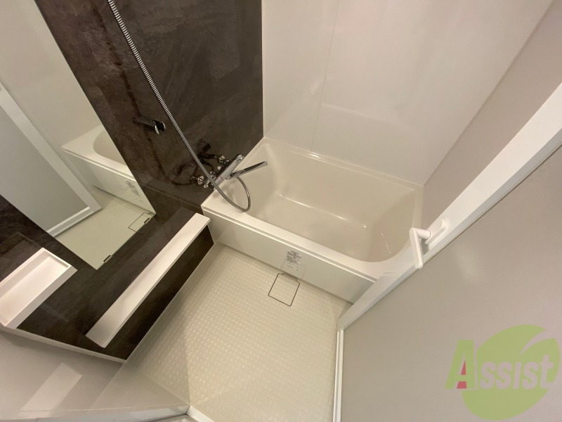 バス・シャワールーム　お風呂になります。一日の疲れを癒してくださいね。