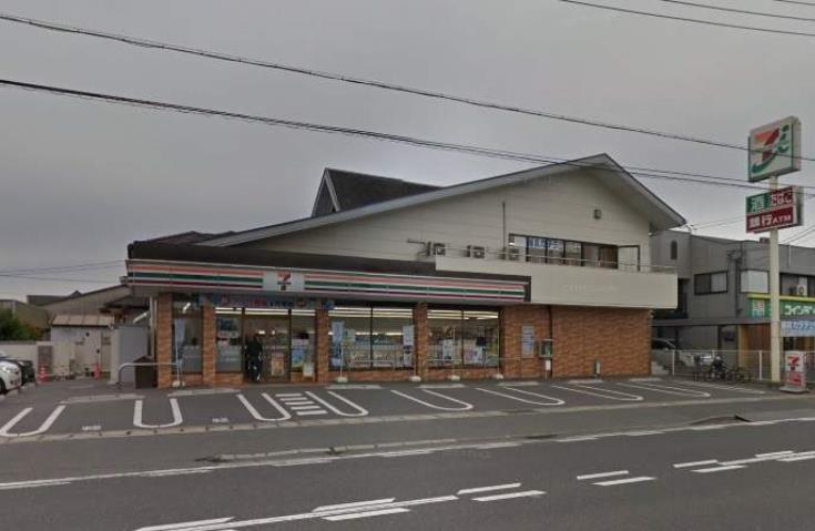 コンビニ　セブンイレブン（コンビニ）まで525m