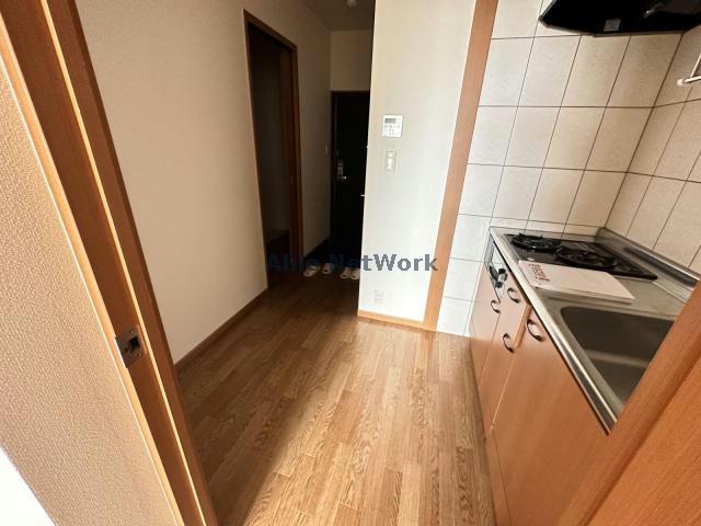 居室・リビング　キッチン周り