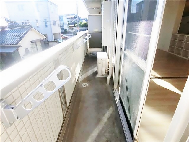 バルコニー　※室内写真は別室サンプル写真。