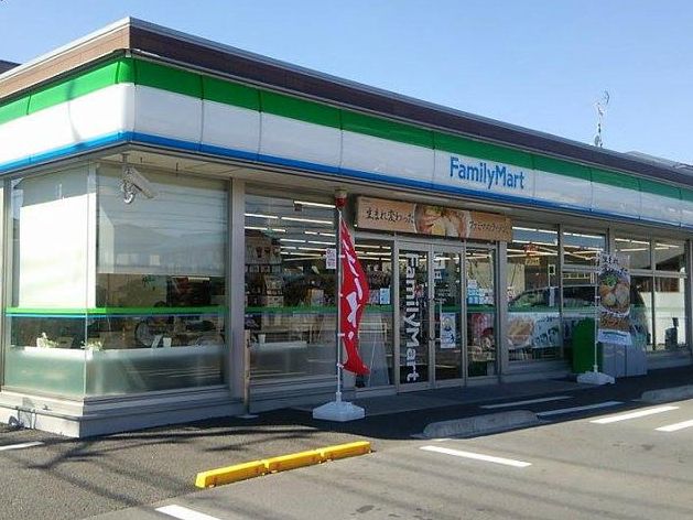 コンビニ　ファミリーマート鎌ヶ谷南初富店（コンビニ）まで750m