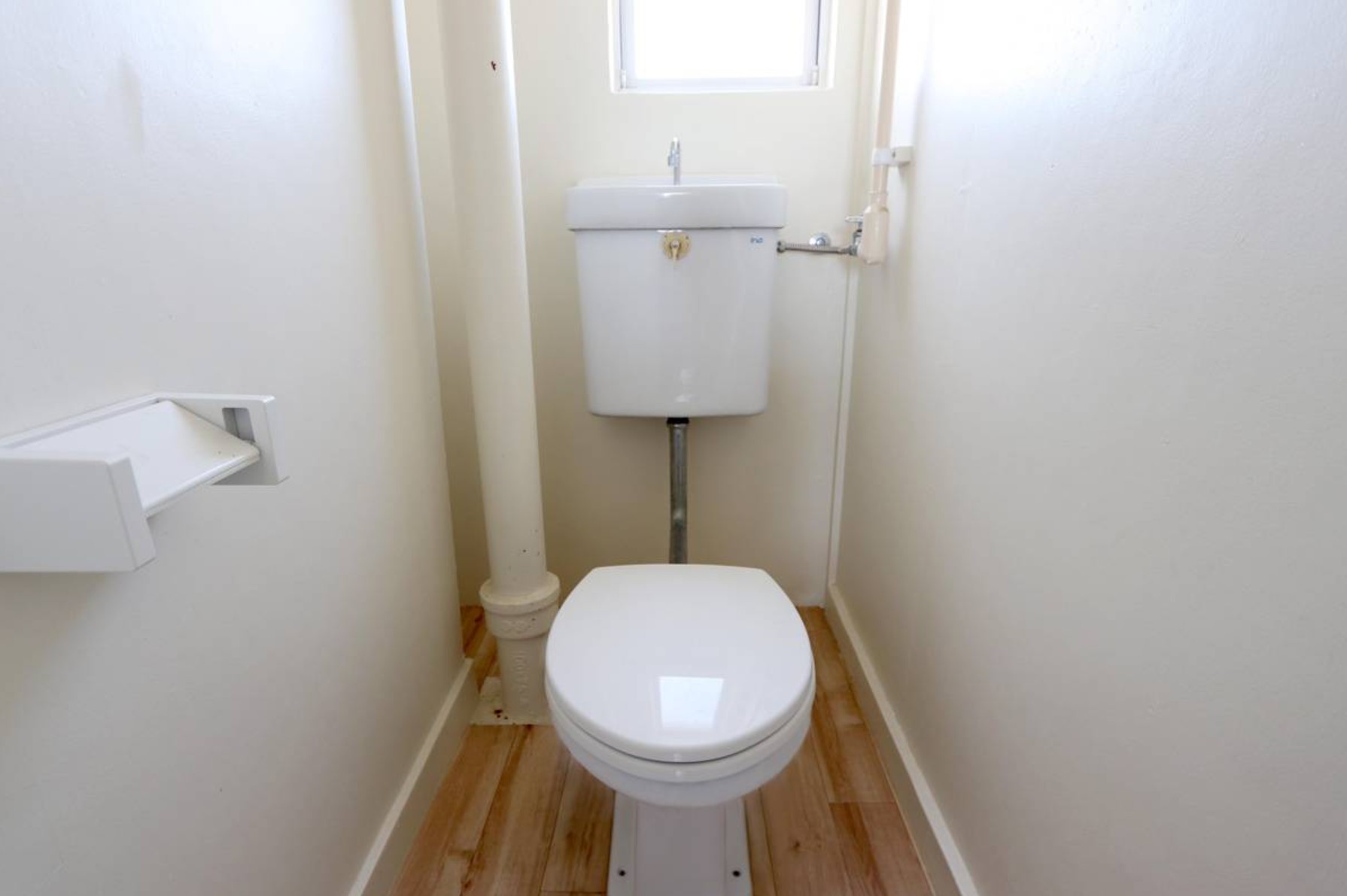 トイレ　同タイプ写真です