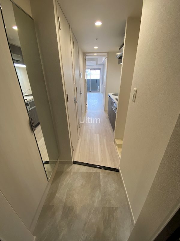 玄関　全て違うお部屋（同じ間取り）の写真です