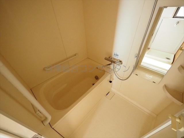 バス・シャワールーム　追い焚き完備