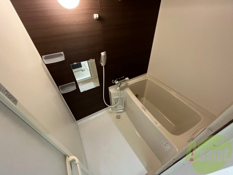 バス・シャワールーム　お風呂になります。一日の疲れを癒してくださいね。