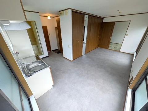 居室・リビング　広々とした洋室