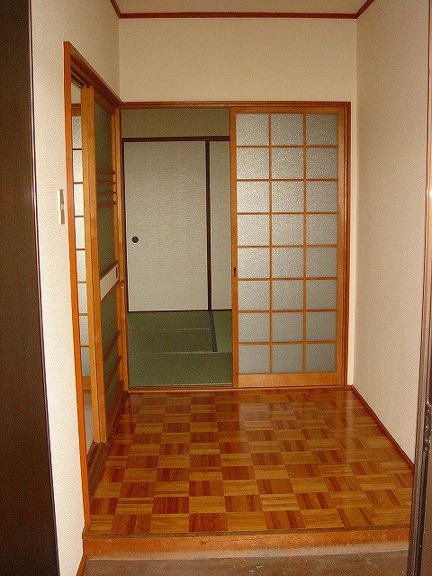 玄関　他の部屋の写真です。