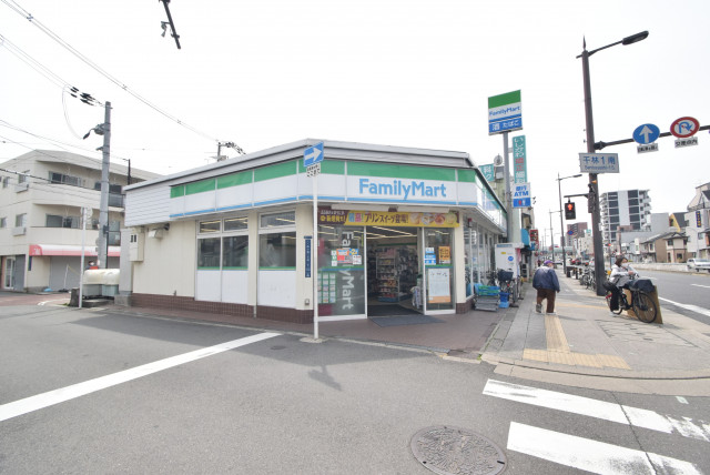 コンビニ　ファミリーマート　スバル森小路店（コンビニ）まで350m