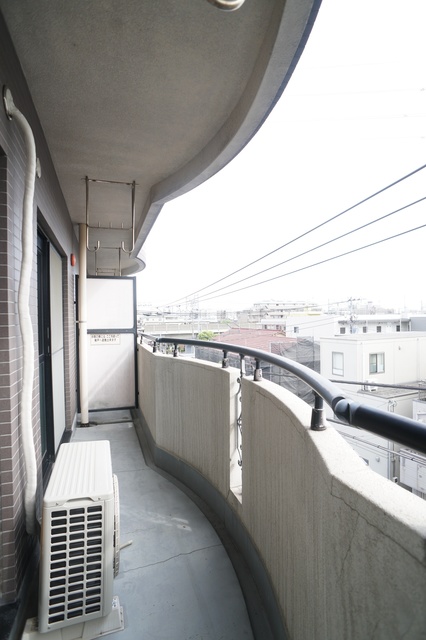 バルコニー　参考写真（当建物別部屋のものです）