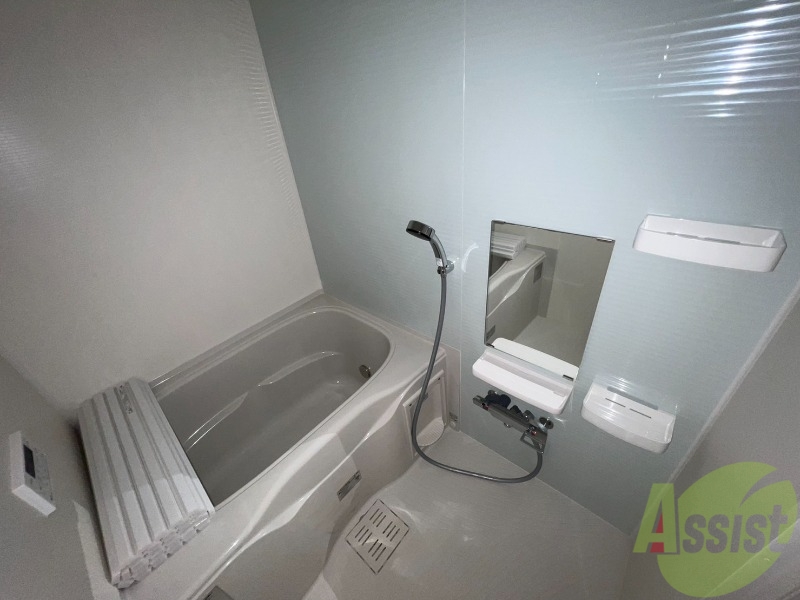 バス・シャワールーム　追い焚き機能が付いているのでいつでも温かいお風呂に入れますよ