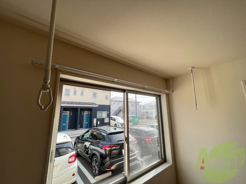 バルコニー　バルコニーはございませんが、室内洗濯干しがありましたよ～