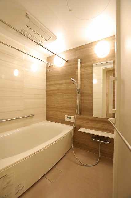 バス・シャワールーム　バス