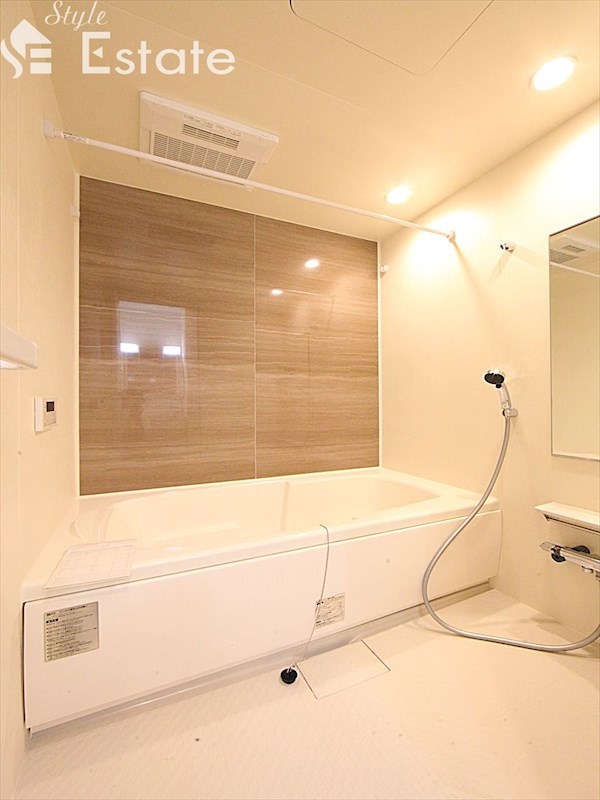 バス・シャワールーム　バスルーム