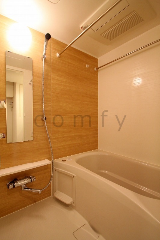 バス・シャワールーム　バスルーム