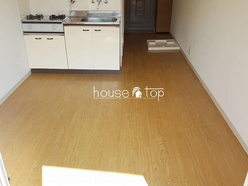 居室・リビング　日当たりの良い洋室ですよ♪