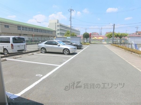 駐車場　駐車場