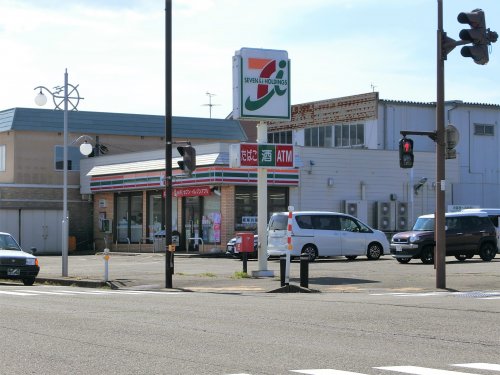 コンビニ　セブンイレブン上越下源入店（コンビニ）まで299m