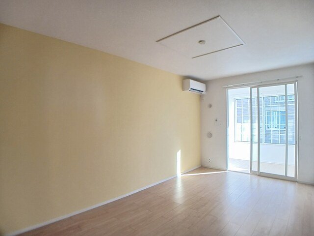 居室・リビング　居間です