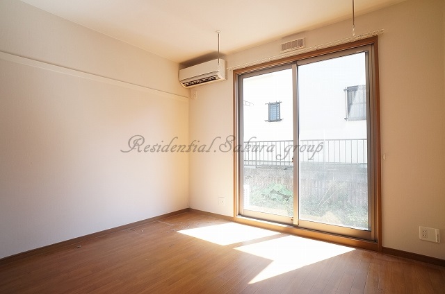 居室・リビング　使いやすい形の為、レイアウトを楽しめます♪