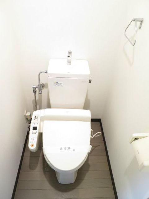 トイレ　ウォシュレット付き