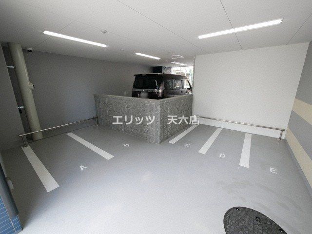 駐車場　駐車場