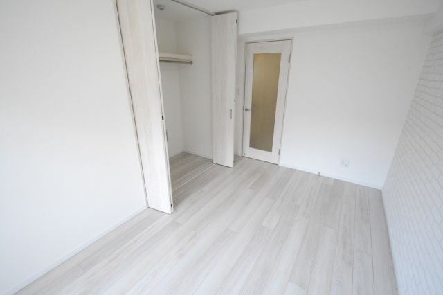 居室・リビング　エアコン付きで快適に過ごせます♪