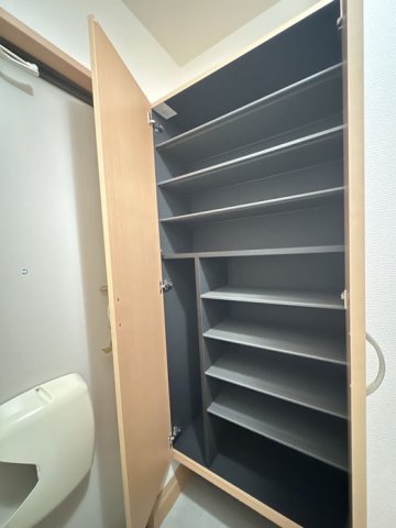 収納　シューズボックス