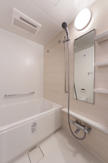 バス・シャワールーム　※写真は同タイプ住戸です。