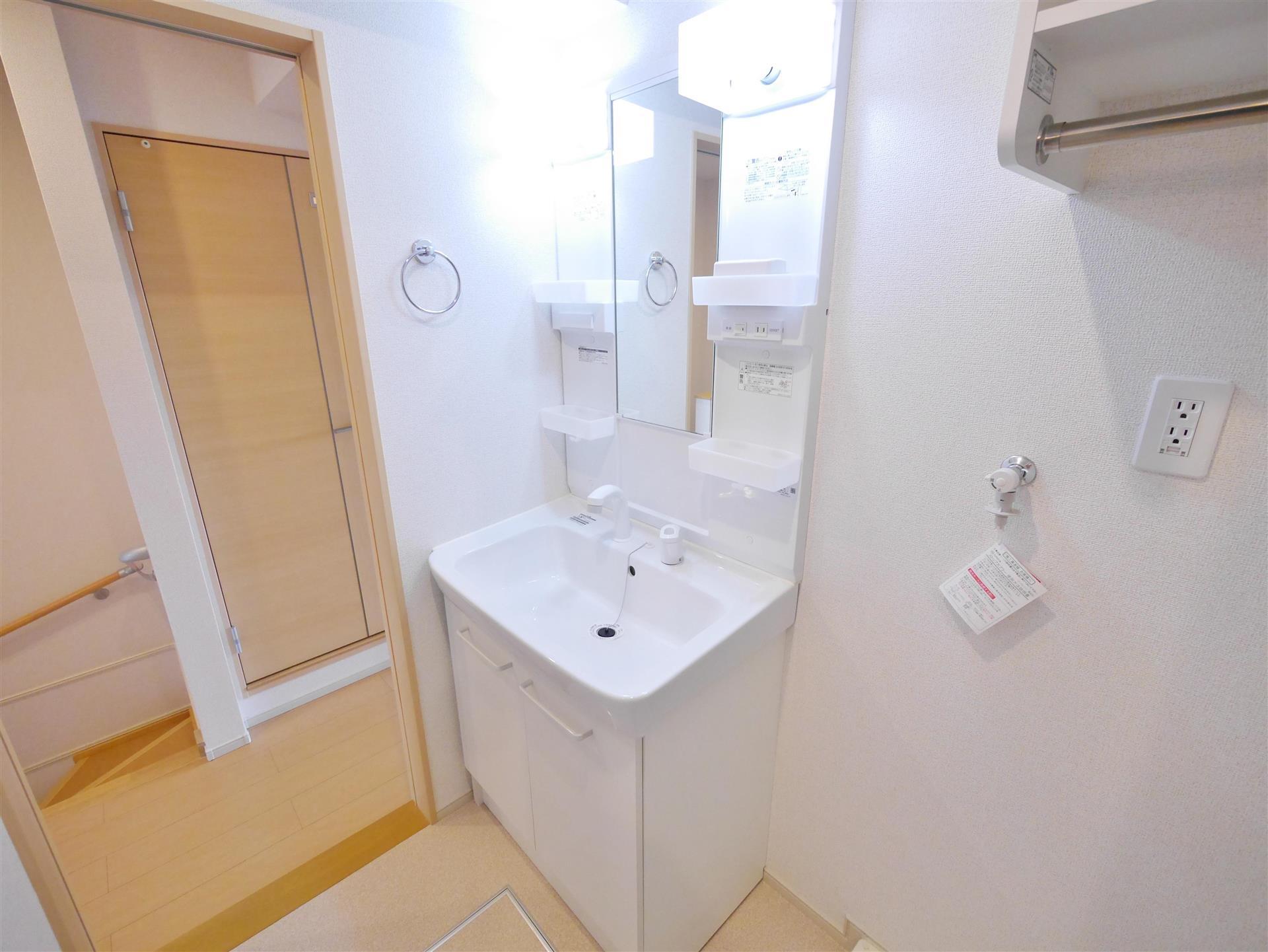 洗面設備　※同タイプの別物件の写真です※