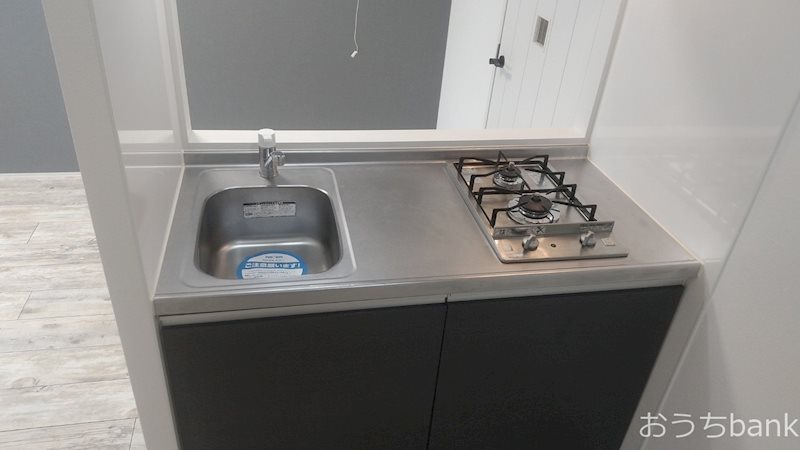 キッチン　嬉しいコンロ付のキッチンです。お料理も楽しめそうですね♪