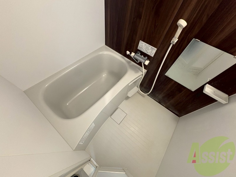 バス・シャワールーム　お風呂になります。一日の疲れを癒してくださいね。