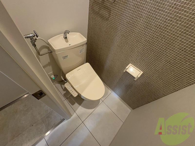 トイレ　シャワートイレになっているので快適です！