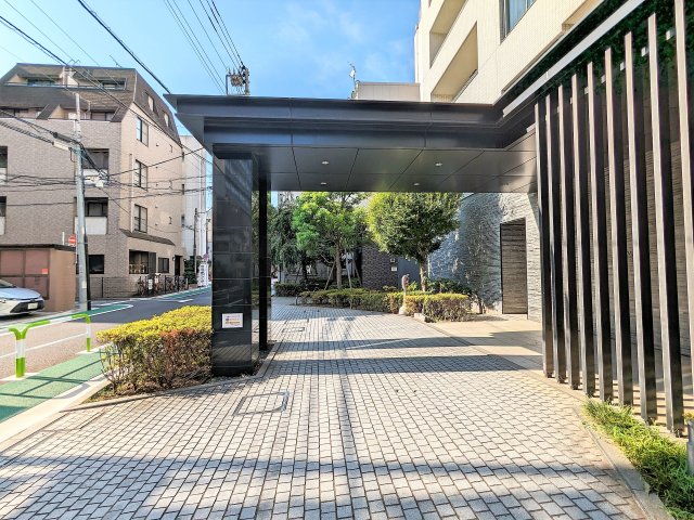エントランス　【メゾンカルム本郷】