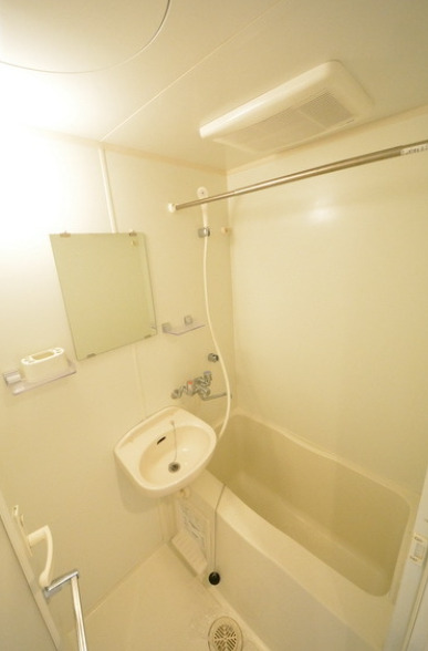 バス・シャワールーム　別部屋の画像を使用しております。