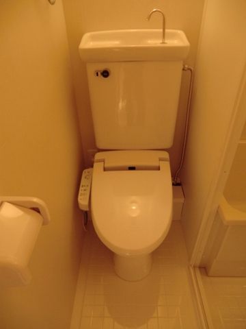 トイレ　ウォシュレット付き