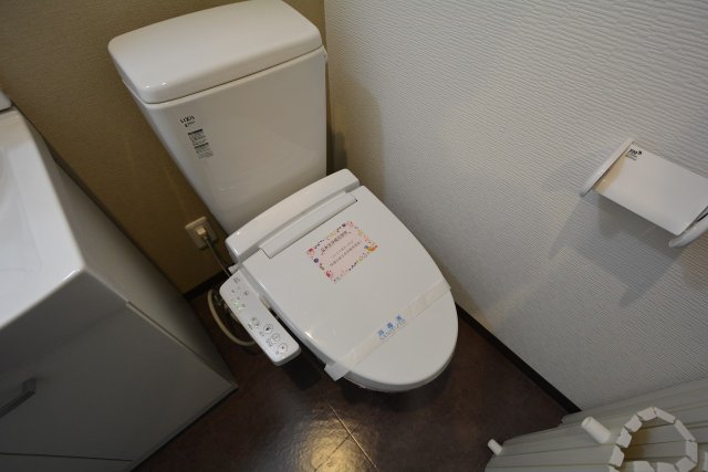 トイレ　温水洗浄便座付きでおすすめ！