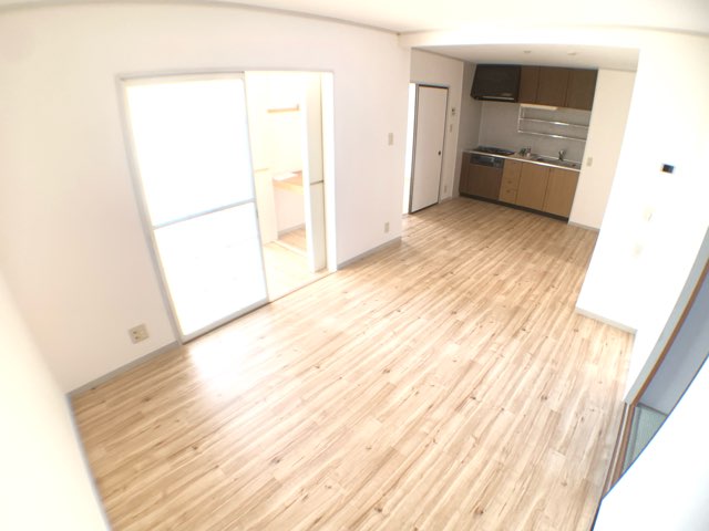 居室・リビング　角部屋住戸で過ごしやすく、おすすめです。